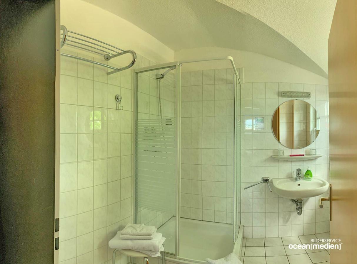 Hotel&Restaurant Am Bodden Putbus Buitenkant foto